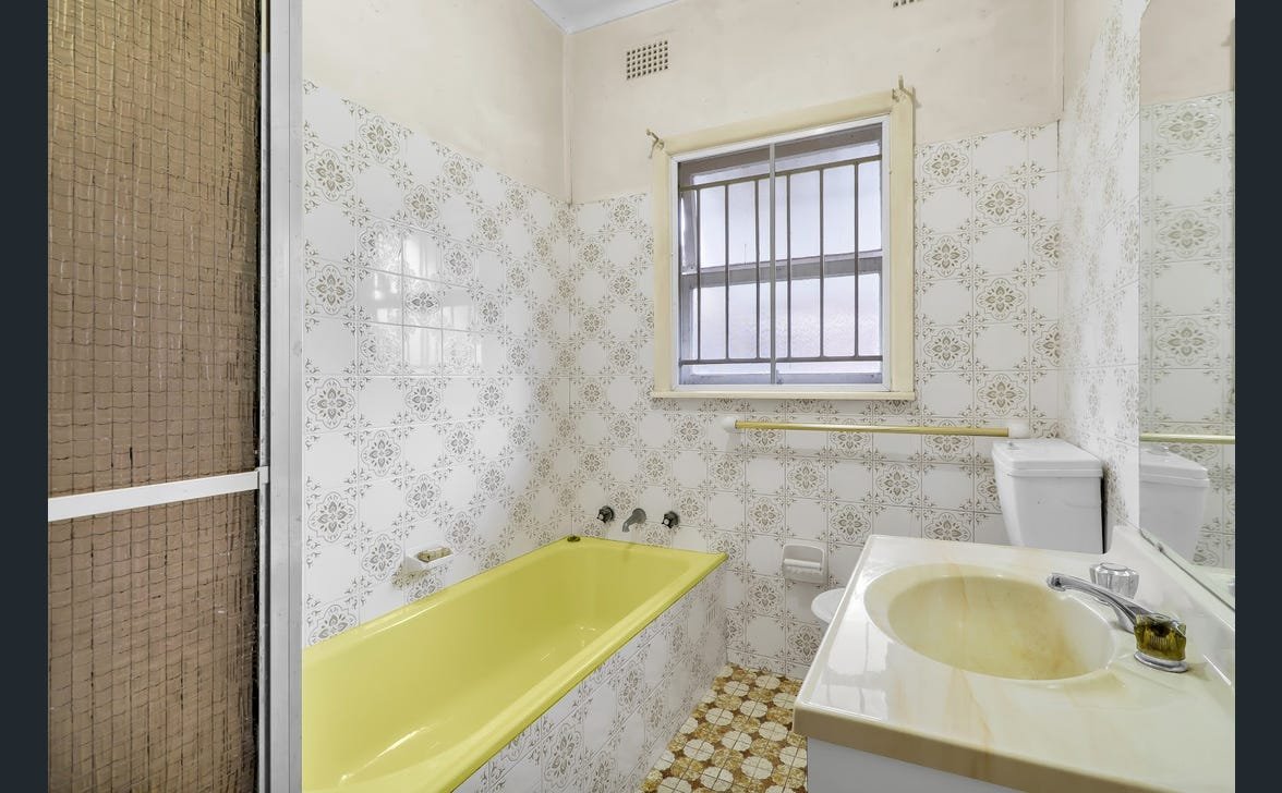 24-Mountview-bathroom 24 Mountview Ave, Doonside NSW